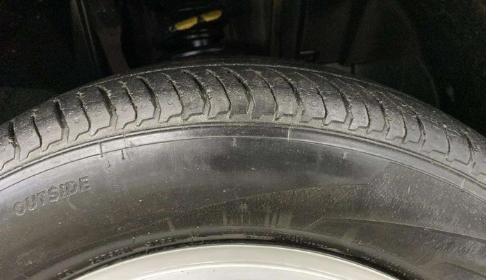 2022 Nissan MAGNITE XL, Petrol, Manual, 46,651 km, Right Front Tyre Tread