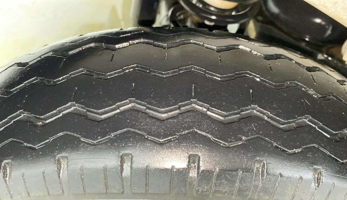 2022 Maruti Eeco 5 STR AC (O), Petrol, Manual, 26,075 km, Right Rear Tyre Tread