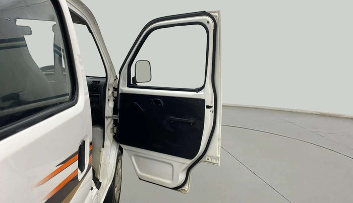 2022 Maruti Eeco 5 STR AC (O), Petrol, Manual, 26,075 km, RHS Front Door