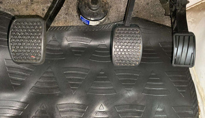 2022 Maruti Eeco 5 STR AC (O), Petrol, Manual, 26,075 km, Pedals