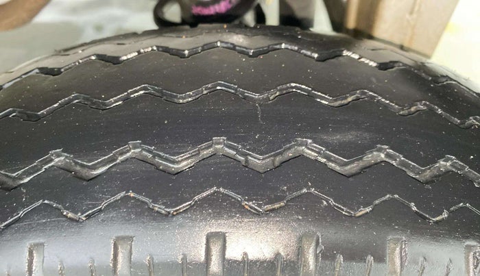2022 Maruti Eeco 5 STR AC (O), Petrol, Manual, 26,075 km, Left Rear Tyre Tread