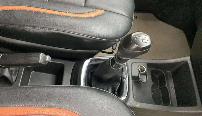 2017 Renault Kwid RXL, Petrol, Manual, 24,882 km, Gear Lever