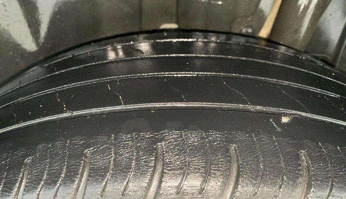 2020 Maruti Vitara Brezza LXI, Petrol, Manual, 64,648 km, Left Rear Tyre Tread