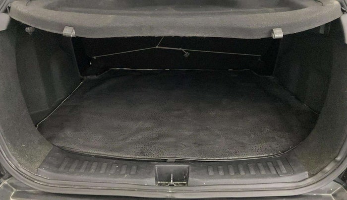 2021 Tata Harrier XTA PLUS 2.0L KRYOTEC DARK EDITION, Diesel, Automatic, 72,452 km, Boot Inside