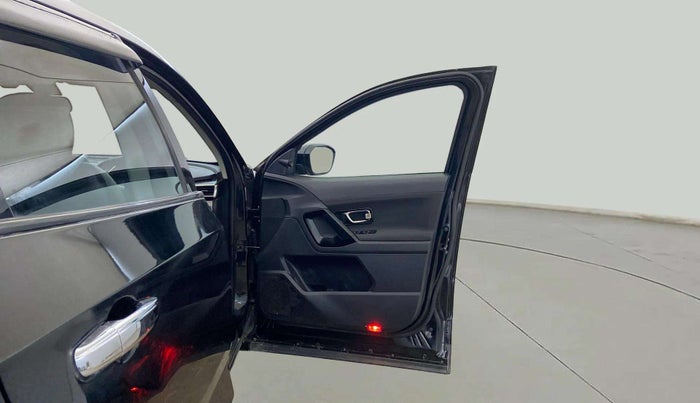 2021 Tata Harrier XTA PLUS 2.0L KRYOTEC DARK EDITION, Diesel, Automatic, 72,452 km, RHS Front Door