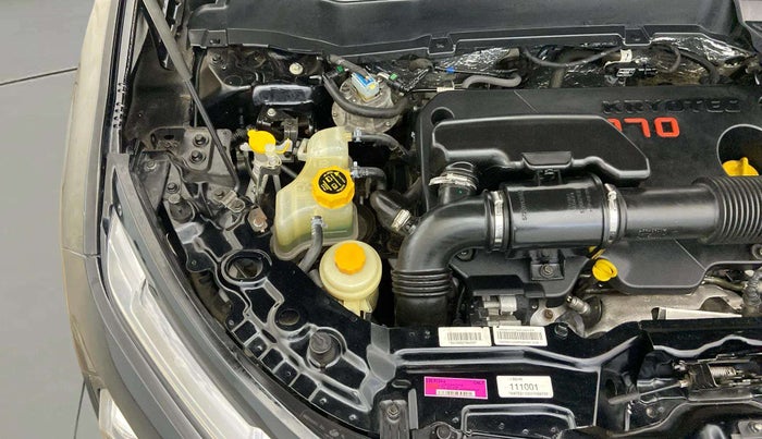2021 Tata Harrier XTA PLUS 2.0L KRYOTEC DARK EDITION, Diesel, Automatic, 72,452 km, Engine View - Right