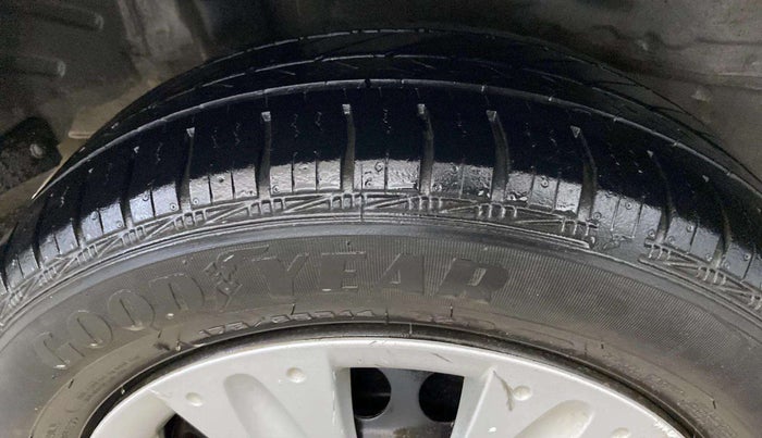 2016 Honda Amaze 1.2L I-VTEC S, Petrol, Manual, 70,644 km, Left Front Tyre Tread