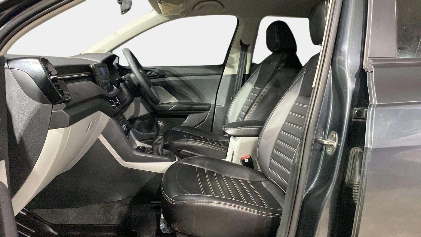 2022 Skoda KUSHAQ ACTIVE 1.0L TSI MT, Petrol, Manual, 18,130 km, Right Side Front Door Cabin