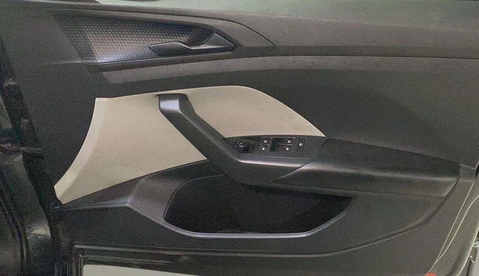 2022 Skoda KUSHAQ ACTIVE 1.0L TSI MT, Petrol, Manual, 17,964 km, Driver Side Door Panels Control