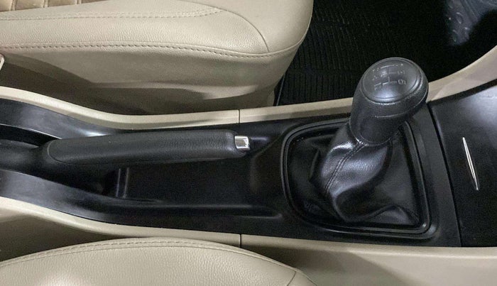 2016 Maruti Ciaz VXI (O), Petrol, Manual, 61,267 km, Gear Lever
