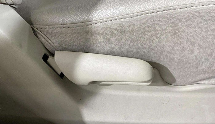 2016 Maruti Ciaz VXI (O), Petrol, Manual, 61,267 km, Driver Side Adjustment Panel