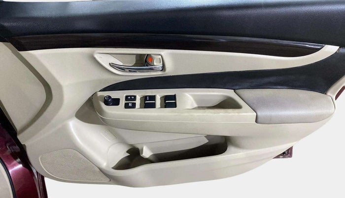 2016 Maruti Ciaz VXI (O), Petrol, Manual, 61,267 km, Driver Side Door Panels Control