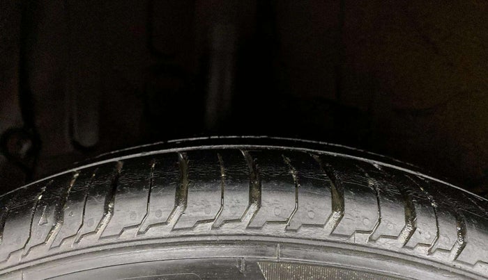 2021 Hyundai NEW I20 SPORTZ 1.2 AT, Petrol, Automatic, 17,241 km, Right Rear Tyre Tread