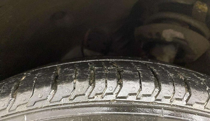 2021 Hyundai NEW I20 SPORTZ 1.2 AT, Petrol, Automatic, 17,241 km, Left Front Tyre Tread