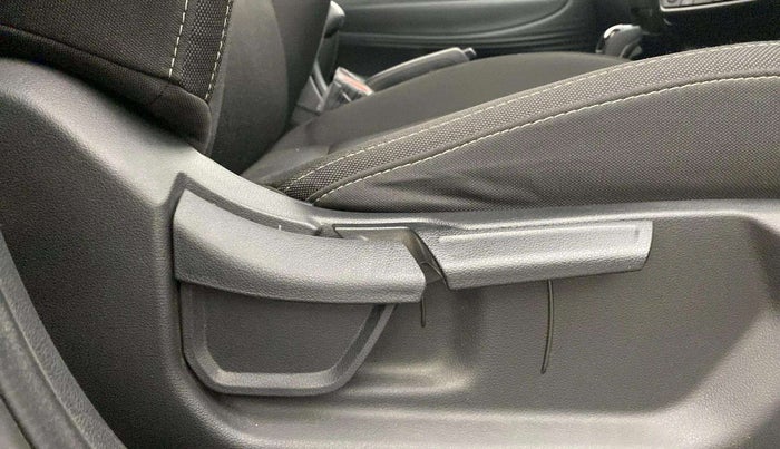 2021 Hyundai NEW I20 SPORTZ 1.2 AT, Petrol, Automatic, 17,241 km, Driver Side Adjustment Panel