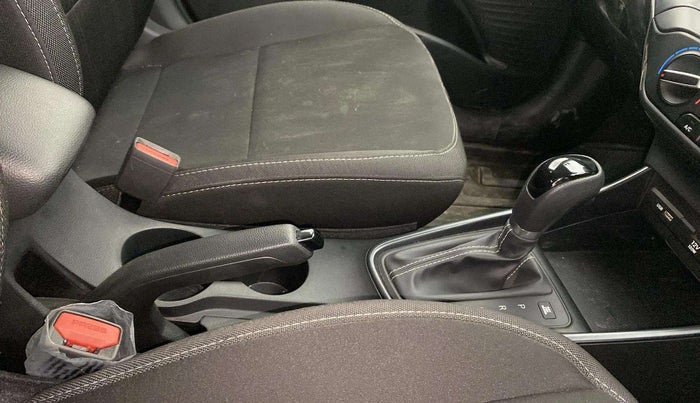 2021 Hyundai NEW I20 SPORTZ 1.2 AT, Petrol, Automatic, 17,241 km, Gear Lever
