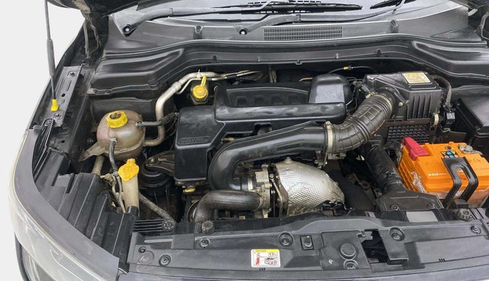 2019 Mahindra XUV300 W8 1.5 DIESEL, Diesel, Manual, 77,235 km, Engine View - Right