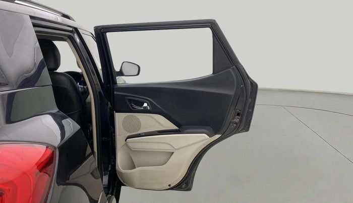 2019 Mahindra XUV300 W8 1.5 DIESEL, Diesel, Manual, 77,235 km, RHS Rear Door