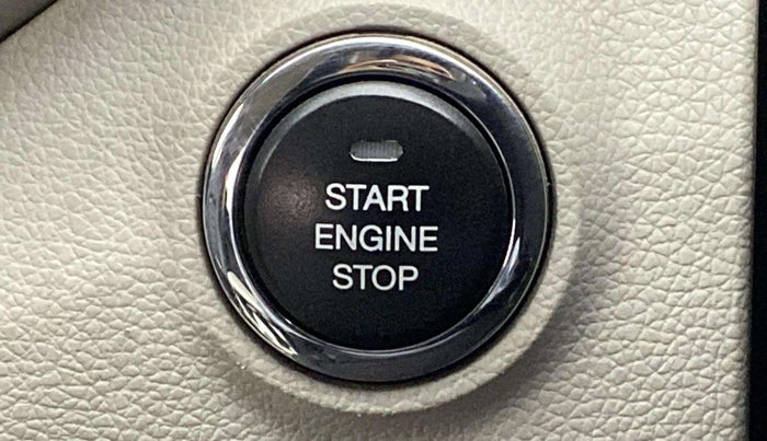 2019 Mahindra XUV300 W8 1.5 DIESEL, Diesel, Manual, 77,235 km, Keyless Start/ Stop Button