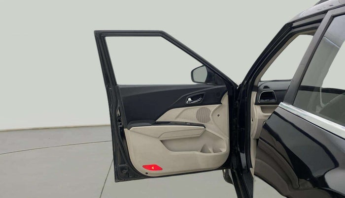 2019 Mahindra XUV300 W8 1.5 DIESEL, Diesel, Manual, 77,235 km, LHS Front Door