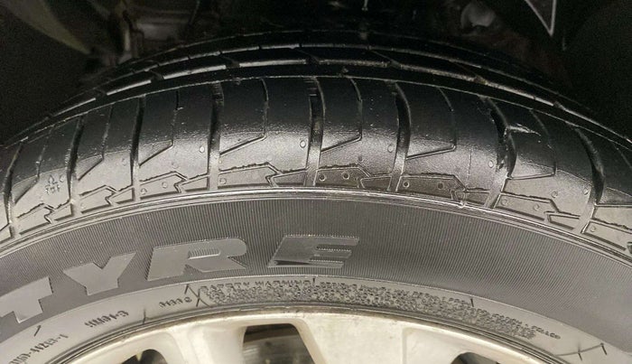 2019 Mahindra XUV300 W8 1.5 DIESEL, Diesel, Manual, 77,235 km, Left Front Tyre Tread