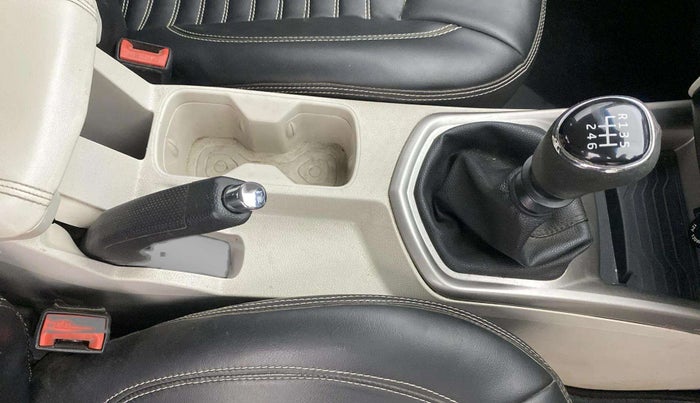 2019 Mahindra XUV300 W8 1.5 DIESEL, Diesel, Manual, 77,235 km, Gear Lever