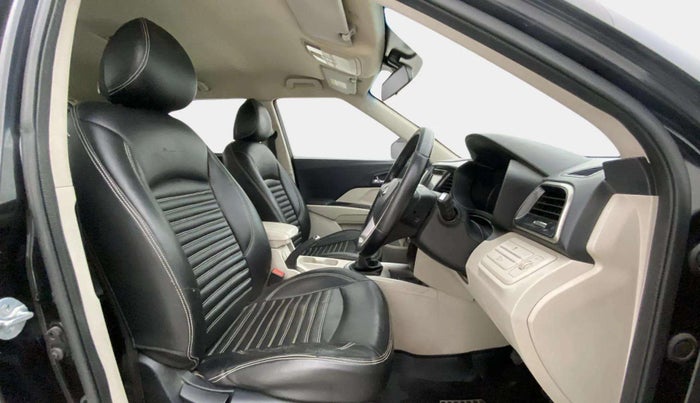 2019 Mahindra XUV300 W8 1.5 DIESEL, Diesel, Manual, 77,235 km, Right Side Front Door Cabin