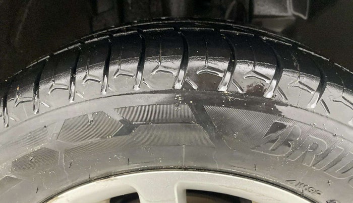 2017 Tata Tiago XZ PETROL, Petrol, Manual, 87,716 km, Right Front Tyre Tread