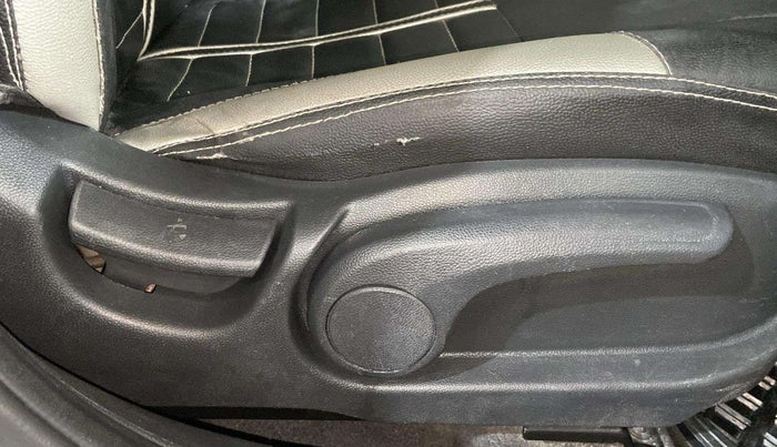 2019 Hyundai Elite i20 SPORTZ PLUS 1.2, Petrol, Manual, 47,276 km, Driver Side Adjustment Panel