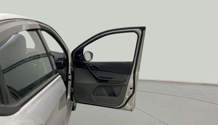 2017 Tata TIGOR XT PETROL, Petrol, Manual, 70,394 km, RHS Front Door
