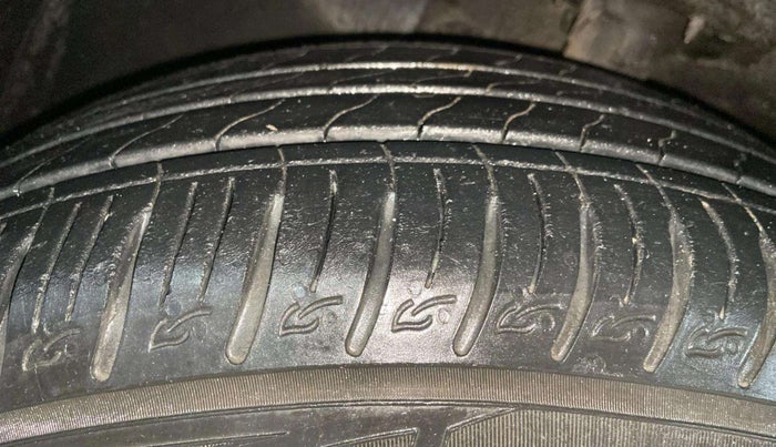 2023 KIA SONET HTX 1.5 DIESEL IMT, Diesel, Manual, 25,439 km, Left Front Tyre Tread