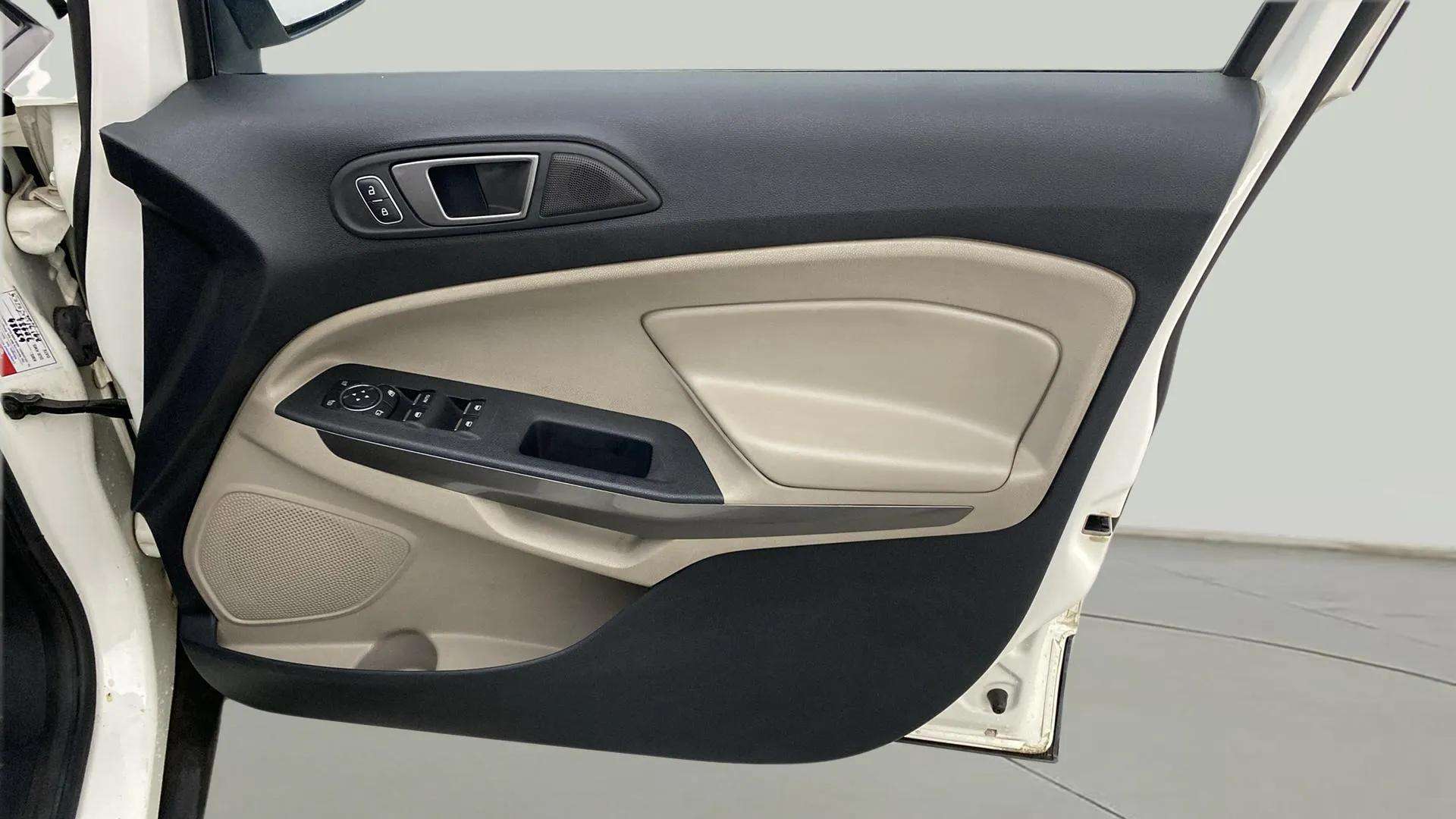 Driver-side-door-panel-control-39