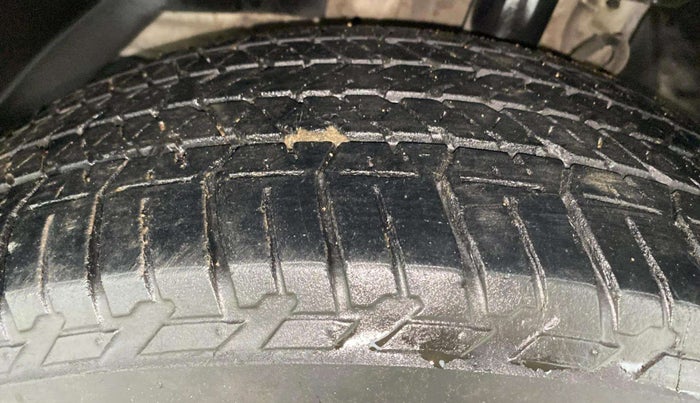 2021 Mahindra XUV500 W7, Diesel, Manual, 55,175 km, Left Front Tyre Tread