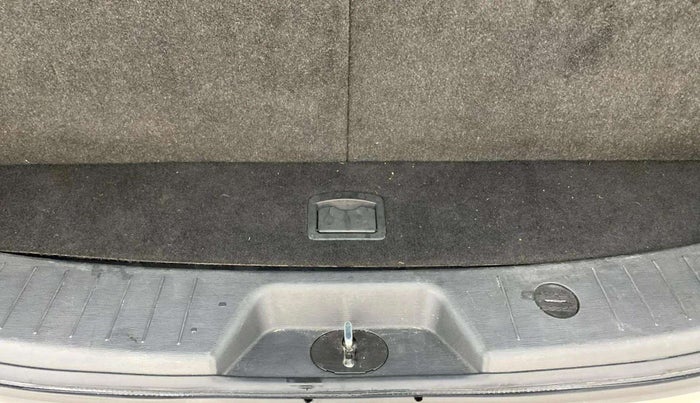 2021 Mahindra XUV500 W7, Diesel, Manual, 55,175 km, Boot Inside
