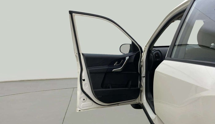 2021 Mahindra XUV500 W7, Diesel, Manual, 55,175 km, LHS Front Door