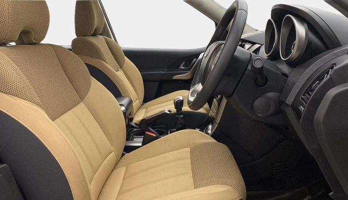 2021 Mahindra XUV500 W7, Diesel, Manual, 55,175 km, Right Side Front Door Cabin
