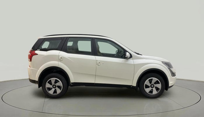 2021 Mahindra XUV500 W7, Diesel, Manual, 55,175 km, Right Side View