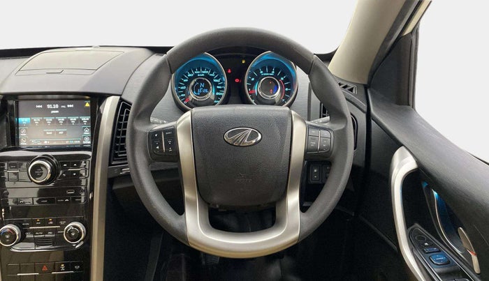 2021 Mahindra XUV500 W7, Diesel, Manual, 55,175 km, Steering Wheel Close Up