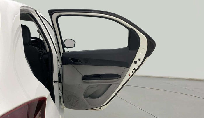 2022 Tata Tiago XT CNG, CNG, Manual, 64,657 km, RHS Rear Door