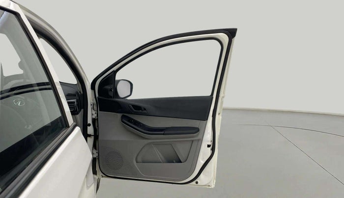 2022 Tata Tiago XT CNG, CNG, Manual, 64,657 km, RHS Front Door