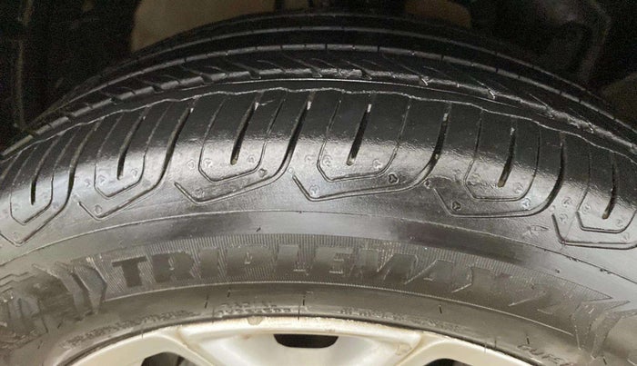2016 Ford Ecosport TITANIUM 1.5L PETROL AT, Petrol, Automatic, 57,199 km, Right Front Tyre Tread
