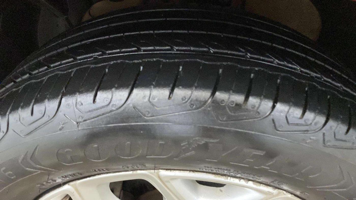 2016 Ford Ecosport TITANIUM 1.5L PETROL AT, Petrol, Automatic, 57,655 km, Left Rear Tyre Tread