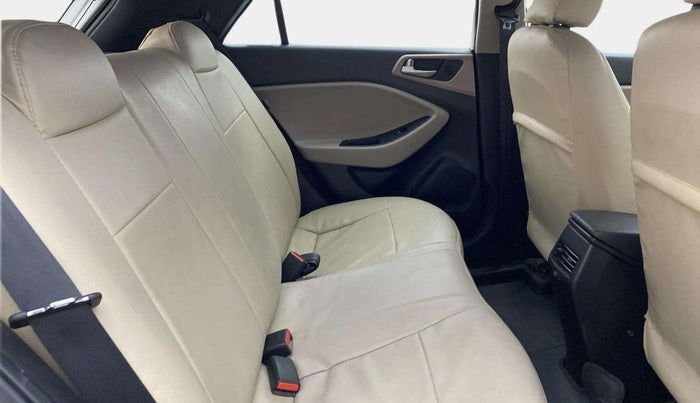 2020 Hyundai Elite i20 SPORTZ PLUS 1.2, Petrol, Manual, 41,886 km, Right Side Rear Door Cabin