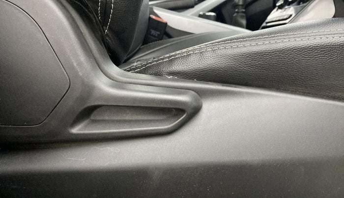 2022 Tata NEXON XM SUNROOF PETROL, Petrol, Manual, 34,082 km, Driver Side Adjustment Panel