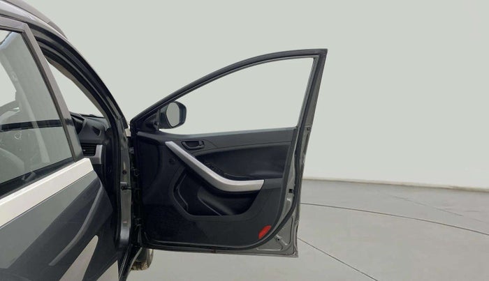 2022 Tata NEXON XM SUNROOF PETROL, Petrol, Manual, 34,082 km, RHS Front Door