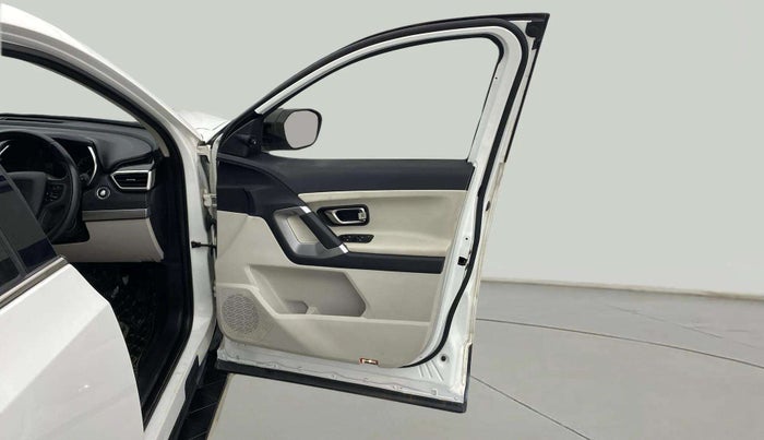 2021 Tata Safari XZ PLUS, Diesel, Manual, 51,349 km, RHS Front Door