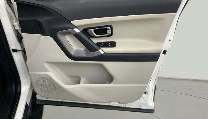 2021 Tata Safari XZ PLUS, Diesel, Manual, 51,349 km, Driver Side Door Panels Control