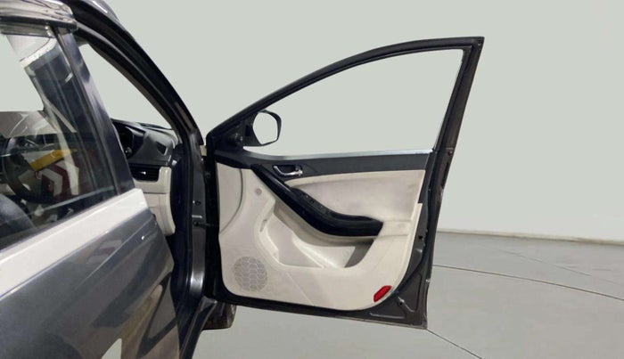 2021 Tata NEXON XZ PLUS DIESEL SUNROOF, Diesel, Manual, 78,254 km, RHS Front Door