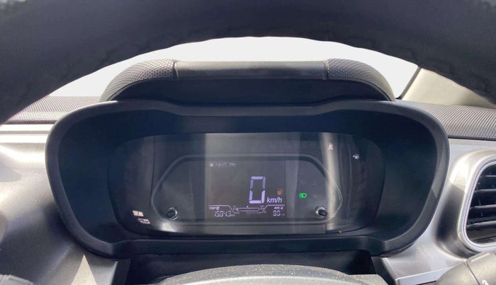 2024 Tata ALTROZ XZ CNG, CNG, Manual, 30,784 km, Odometer Image
