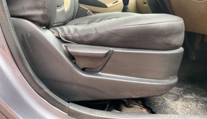 2014 Hyundai Eon ERA +, Petrol, Manual, 84,373 km, Driver Side Adjustment Panel